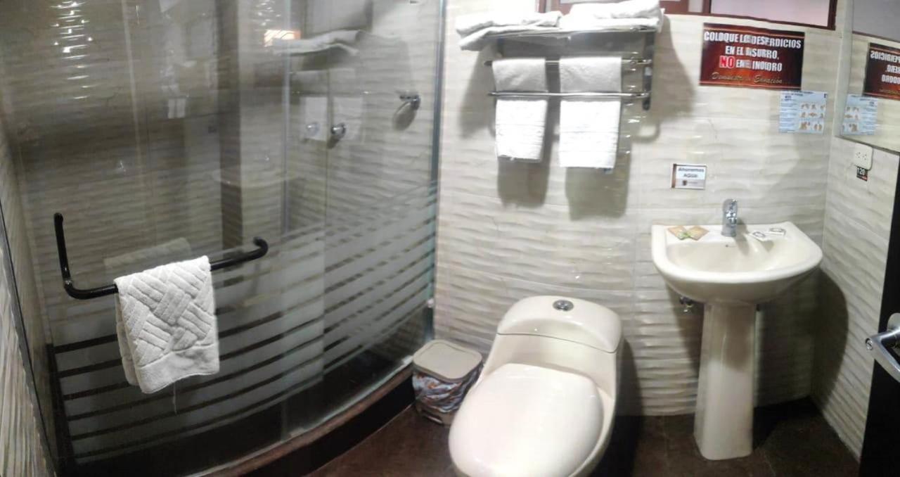 אמבאטו La Kapital Hotel מראה חיצוני תמונה